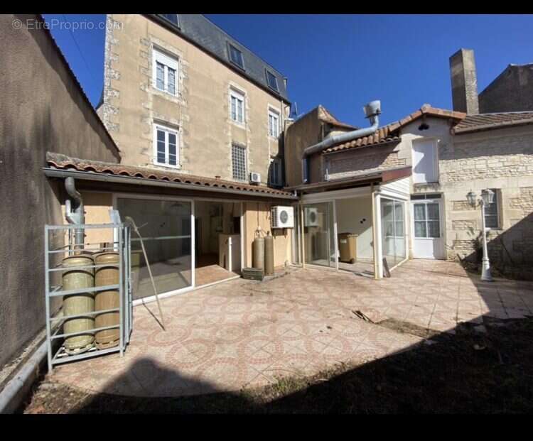 Appartement à NEUVILLE-DE-POITOU