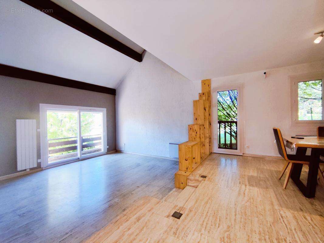 Maison à SAINT-GENIX-SUR-GUIERS