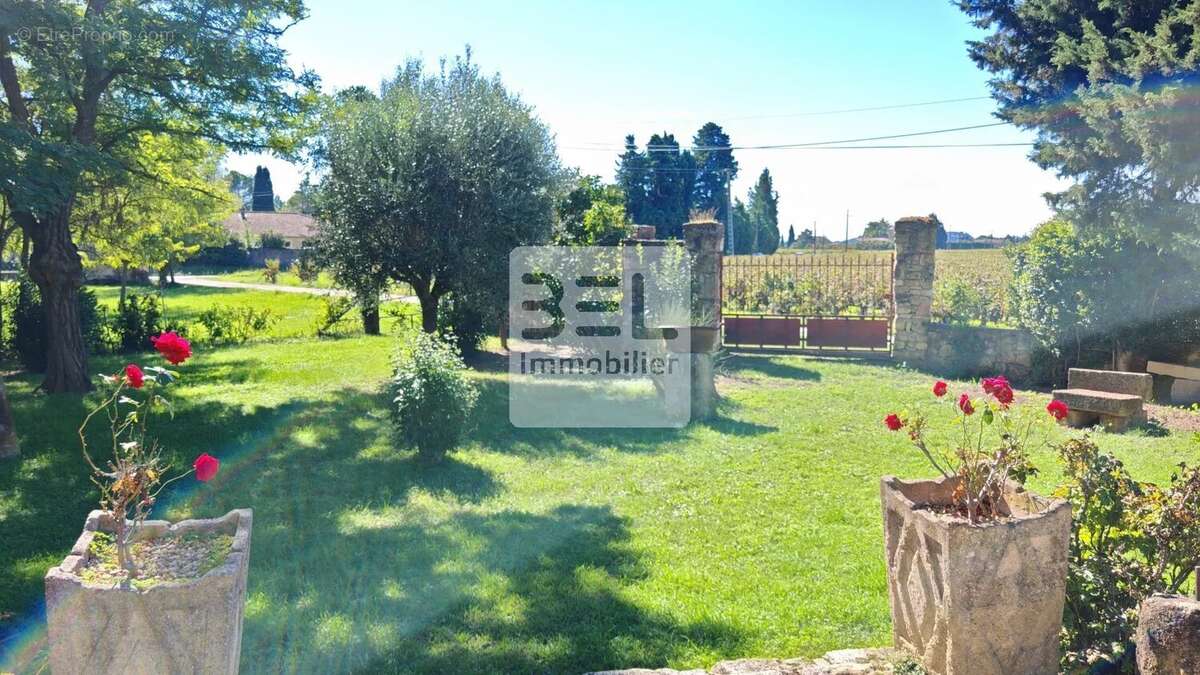 Maison à CAMARET-SUR-AIGUES