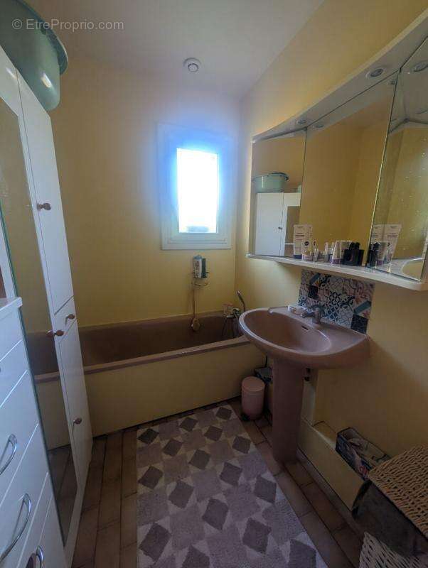 Maison à LA BREILLE-LES-PINS