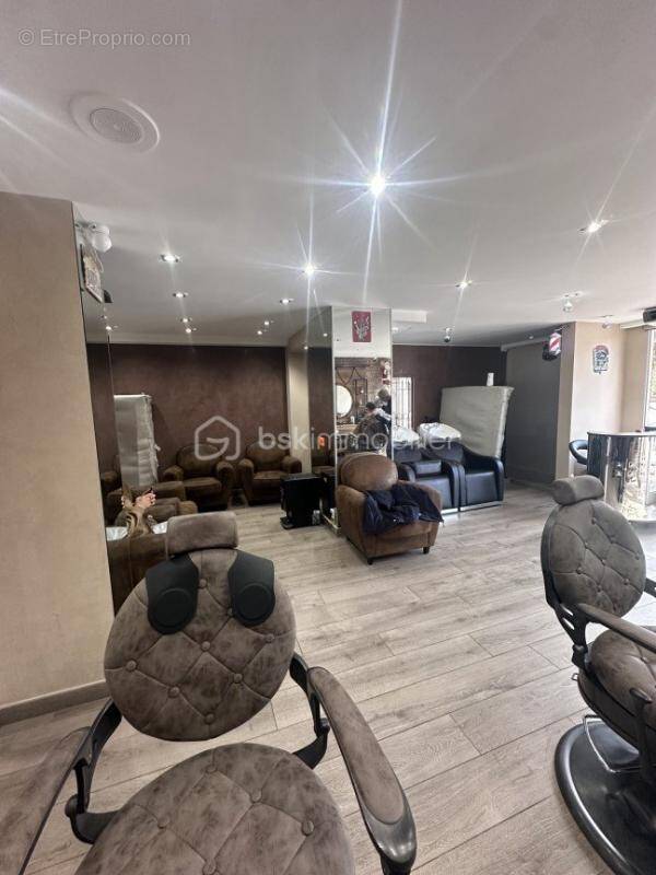 Commerce à MOUANS-SARTOUX