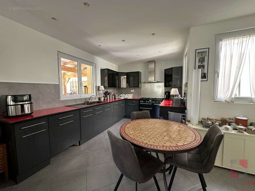 Maison 182 m² à Prayssac  - photo 4