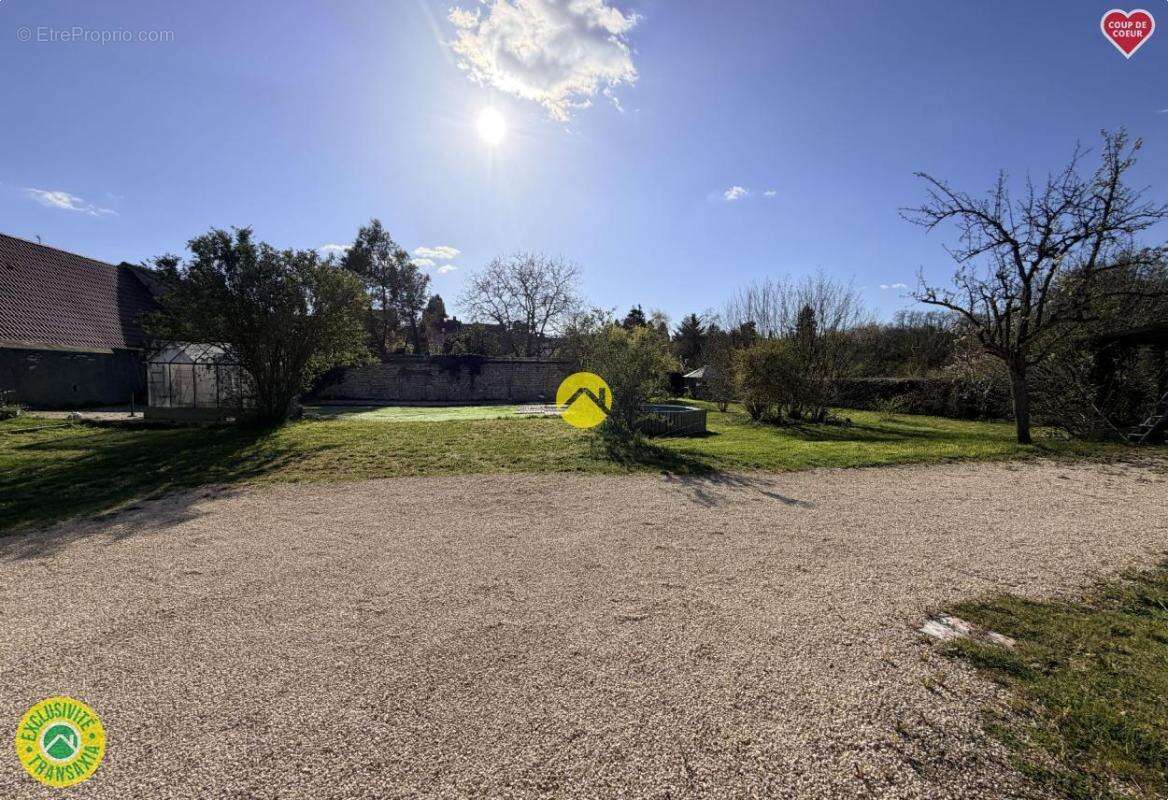 Maison à CHATEAUNEUF-SUR-CHER
