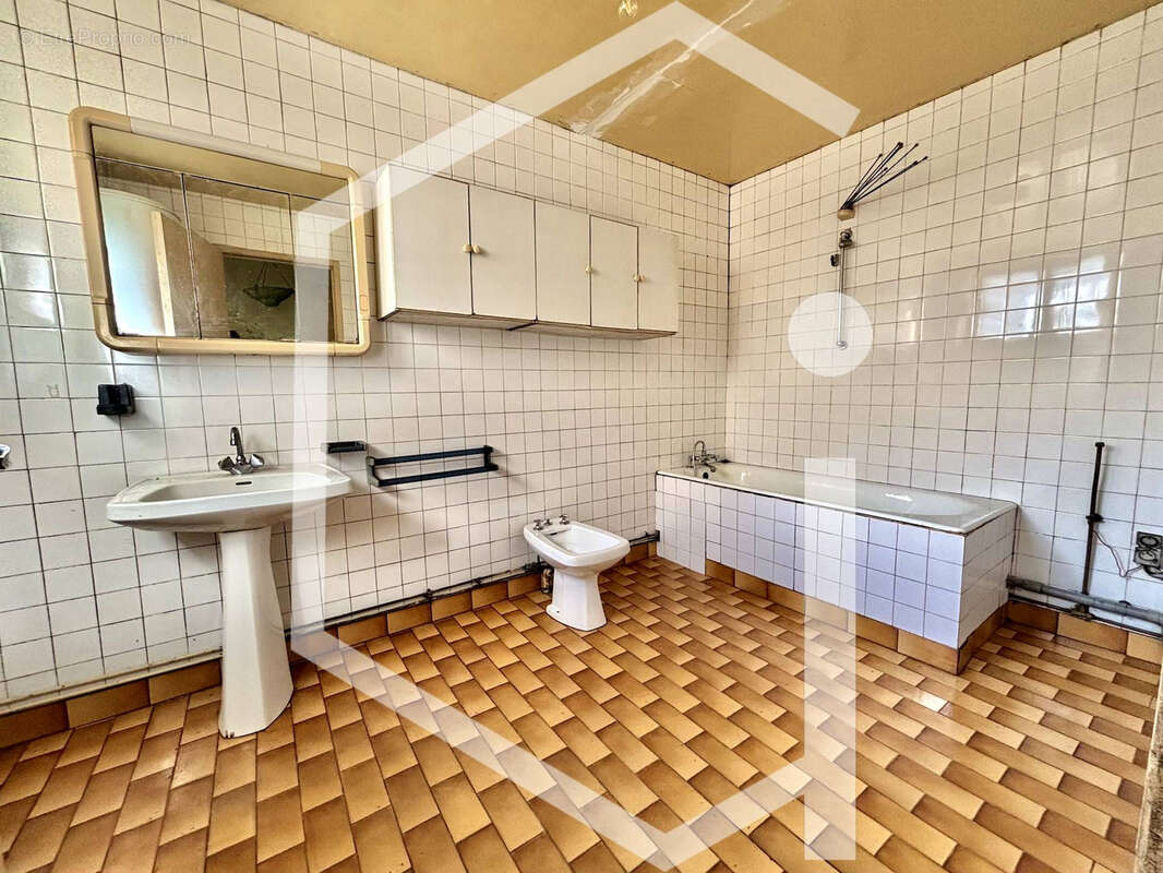 Maison à SURY-EN-VAUX