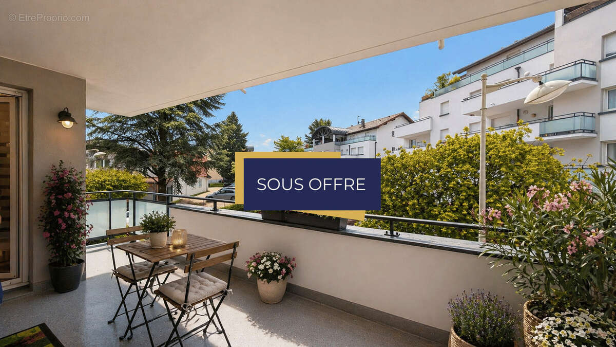 Appartement à CRUSEILLES