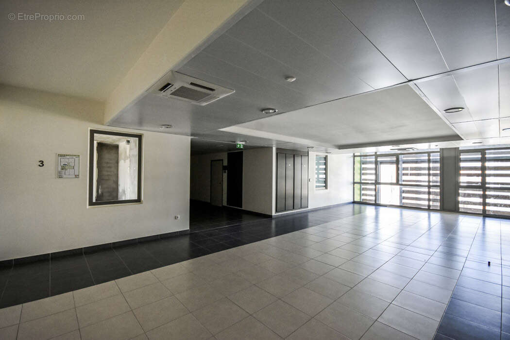 Commerce à SAINTE-MARIE