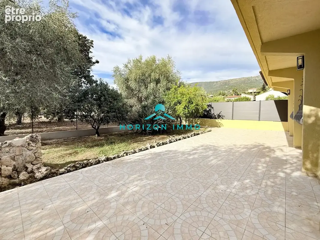 Maison 4 pièces 110 m² à vendre à Carros (06510) - photo 2