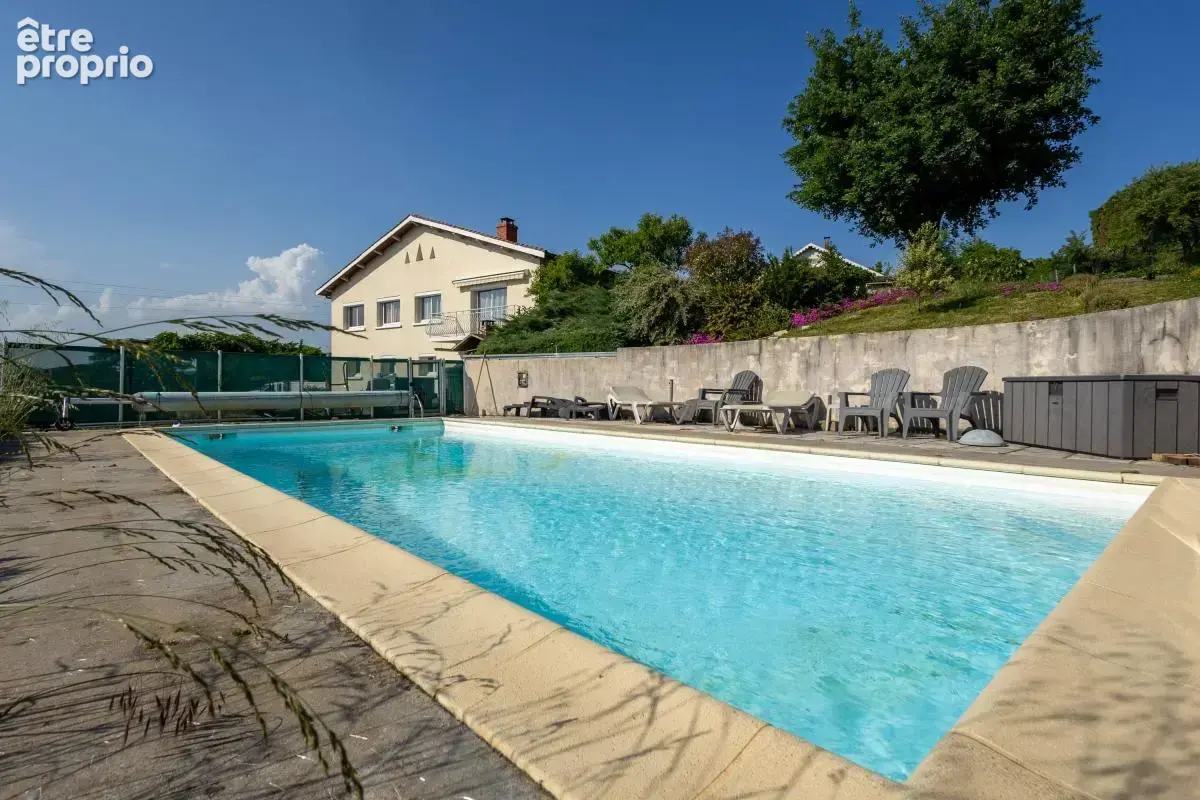 Maison sur sous-sol aménagé avec vue dégagée et piscine - photo 1