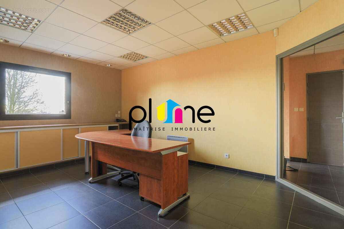 Commerce à COURRIERES