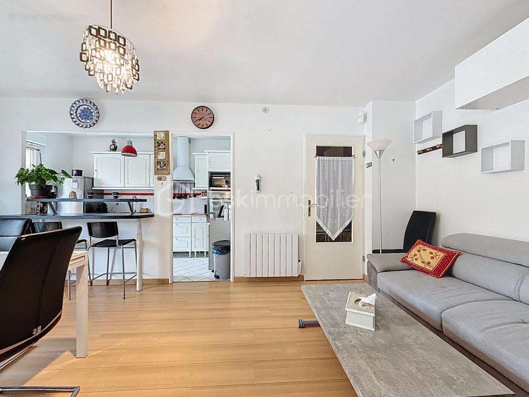 Appartement à JOUY-LE-MOUTIER