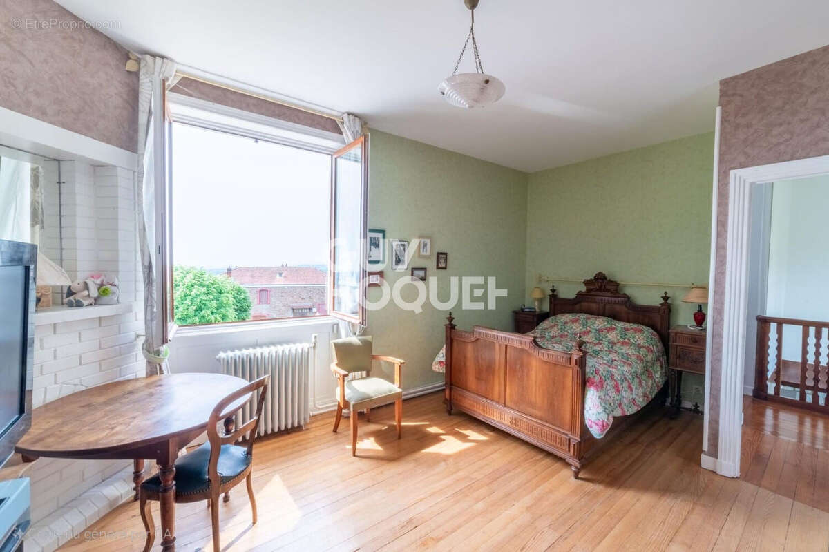 Maison à SAINT-POLGUES