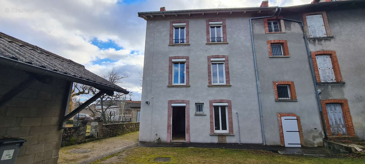 Appartement à SAINT-AGREVE