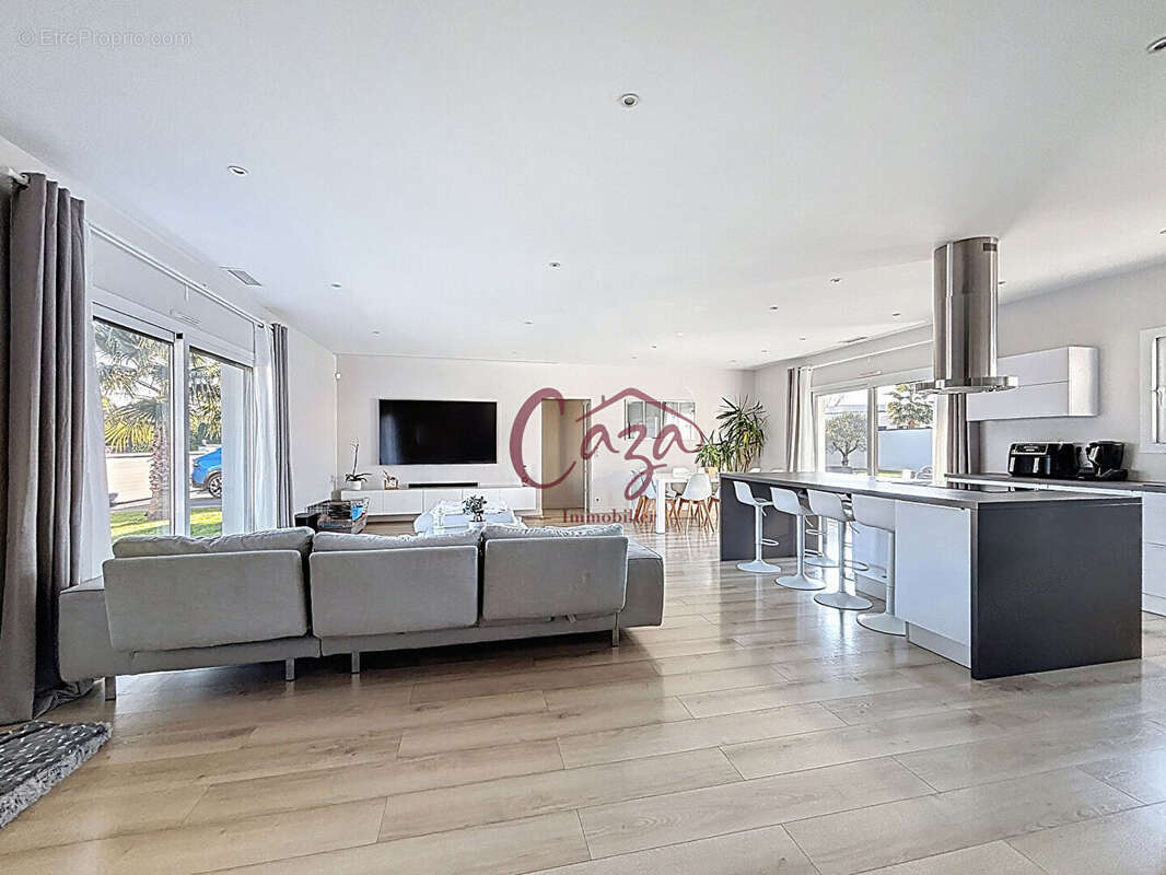 Maison à CAMBLANES-ET-MEYNAC