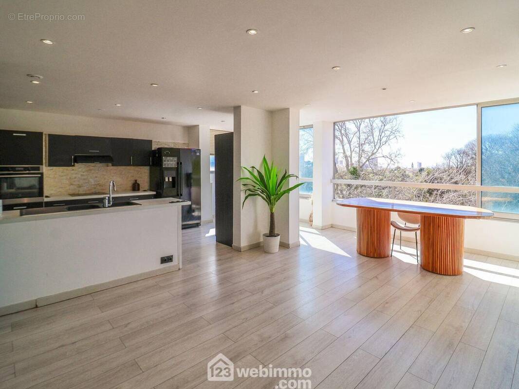 Appartement à MARSEILLE-9E