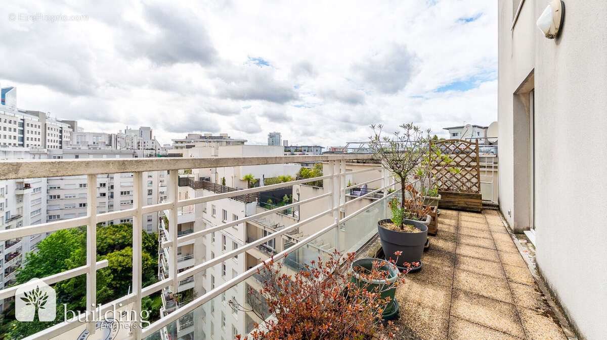 Appartement à COURBEVOIE
