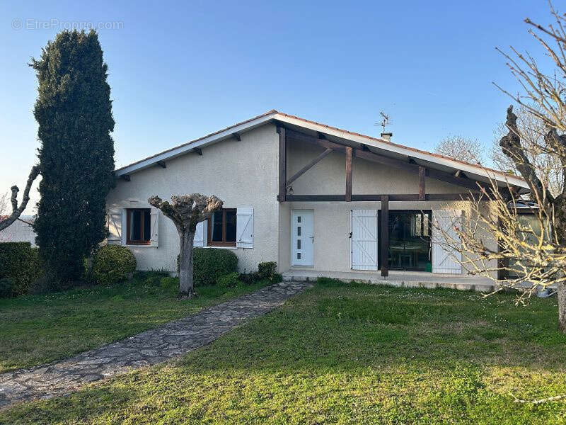 Maison à CUBZAC-LES-PONTS