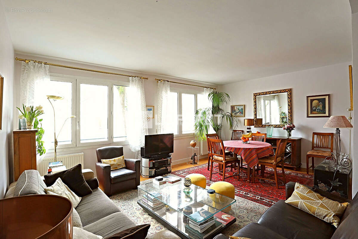 Appartement à PARIS-14E