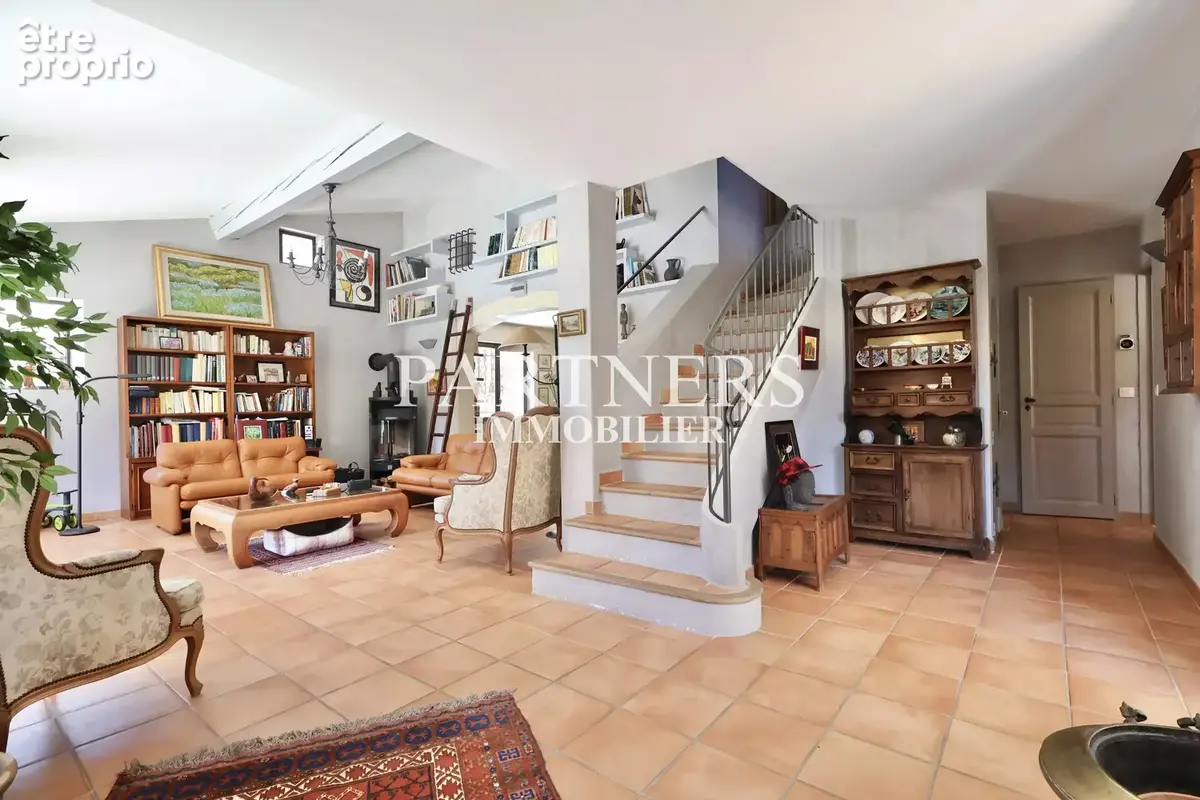 Maison 5 pièces 200 m² à vendre à Le Tholonet (13100) - photo 5