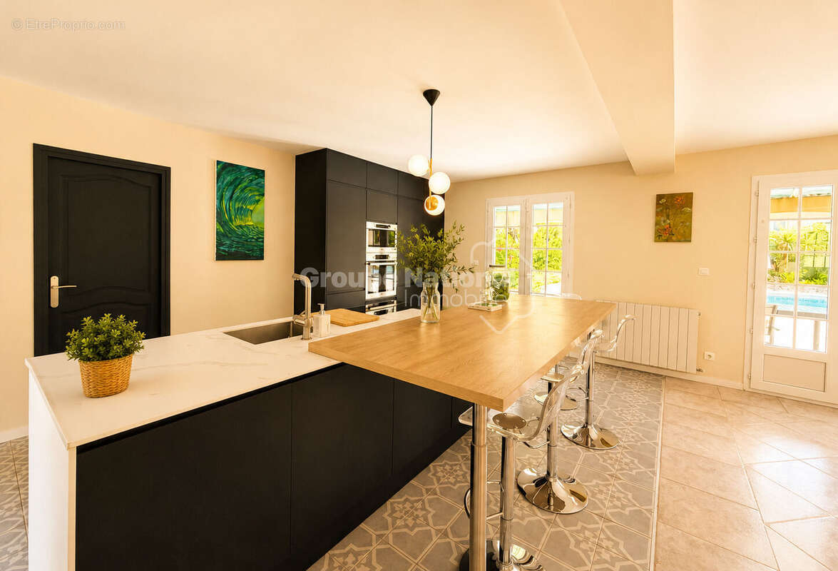 Exclusivité à Ensuès-la-Redonne : Une maison où l'on vit en vacances toute l'année - photo 4