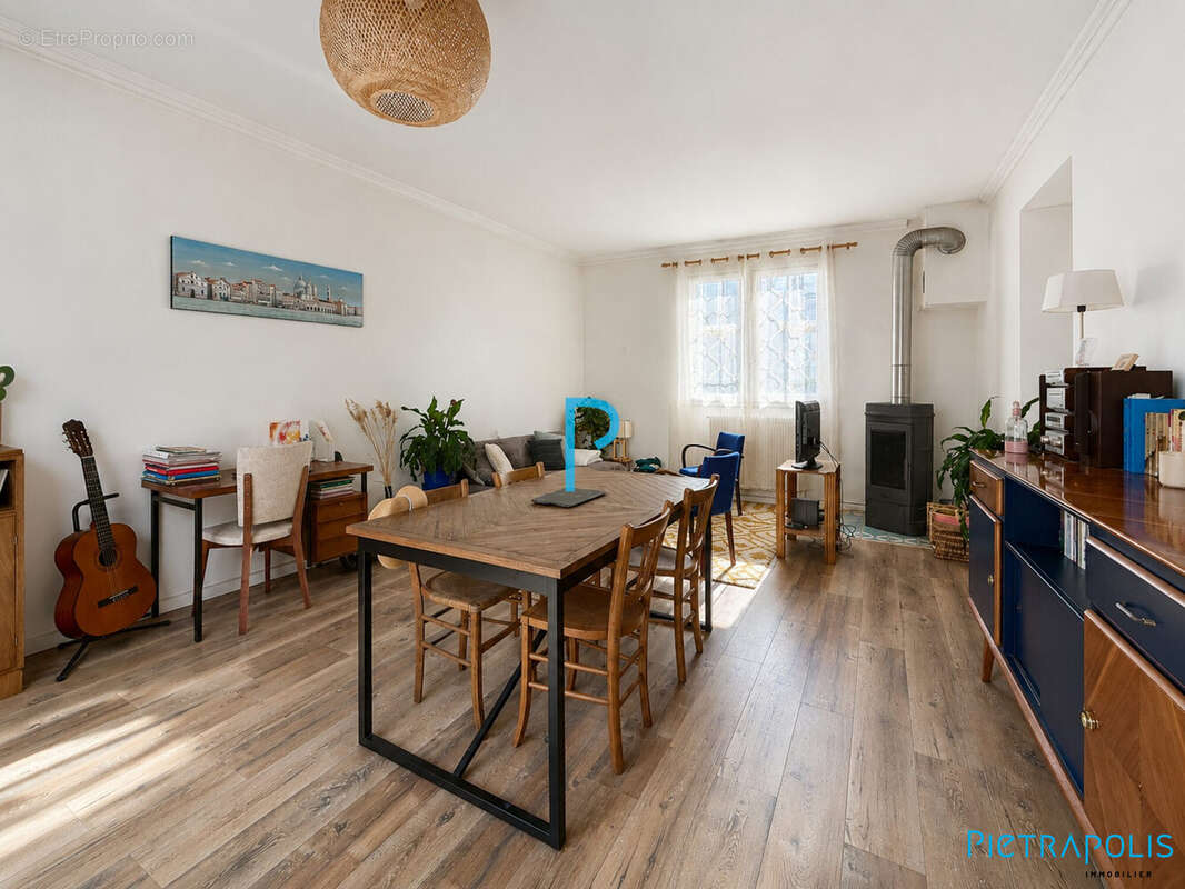 Maison 137 m² à Tarare  - photo 4