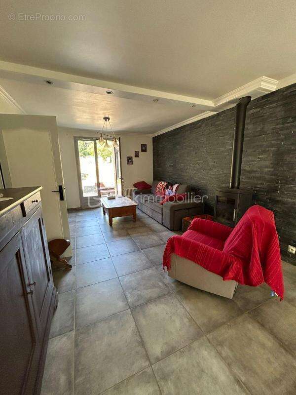 Maison à VERNOU-LA-CELLE-SUR-SEINE