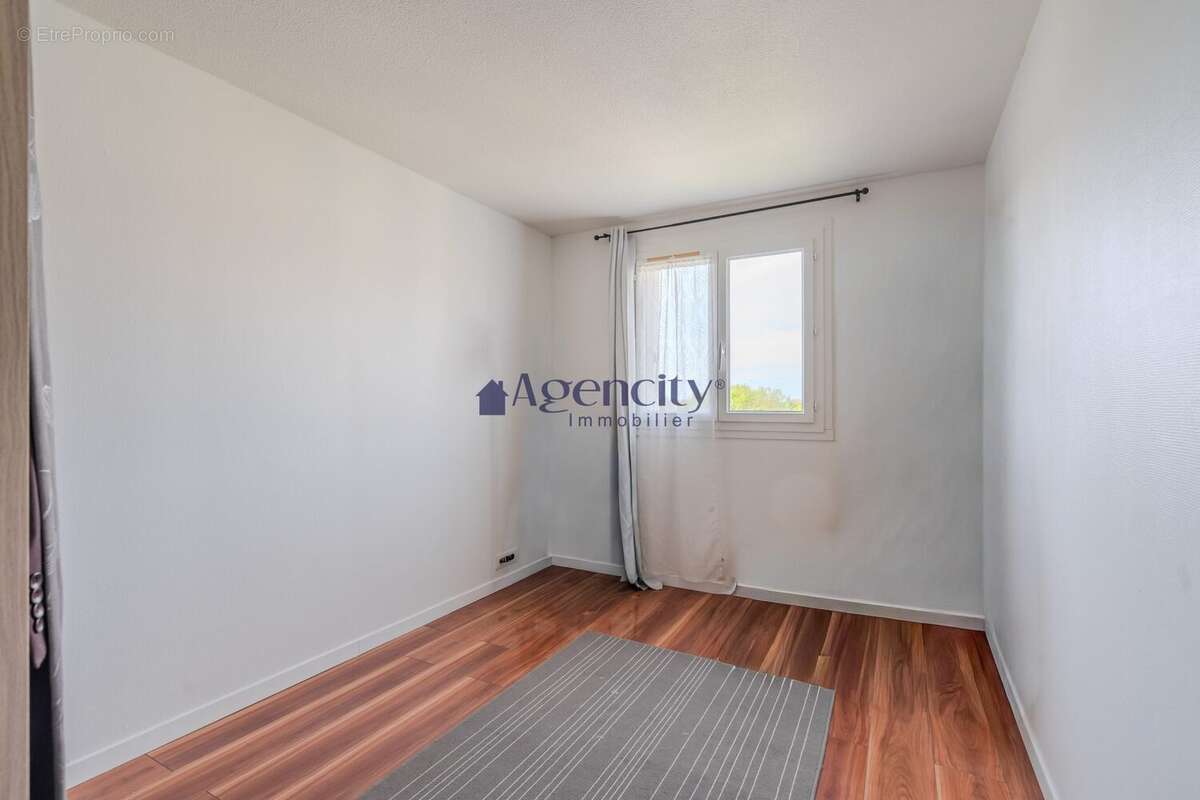 Appartement à LOGNES