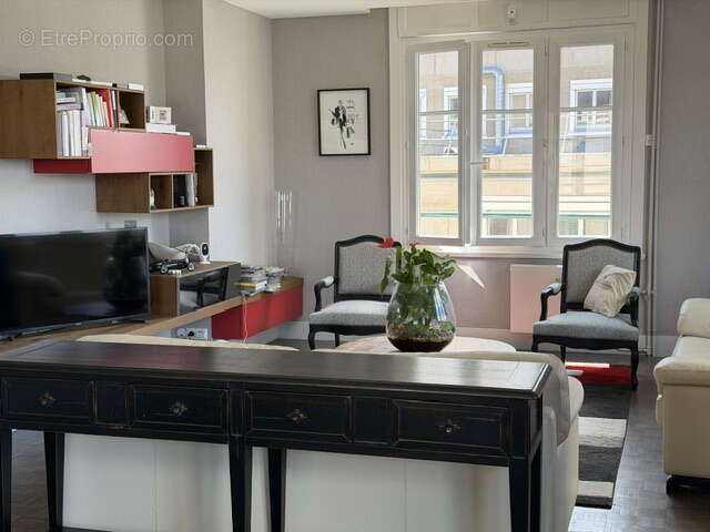 Centre ville ORLEANS -Appartement rénové de 110m2 avec garage fermé- - photo 3