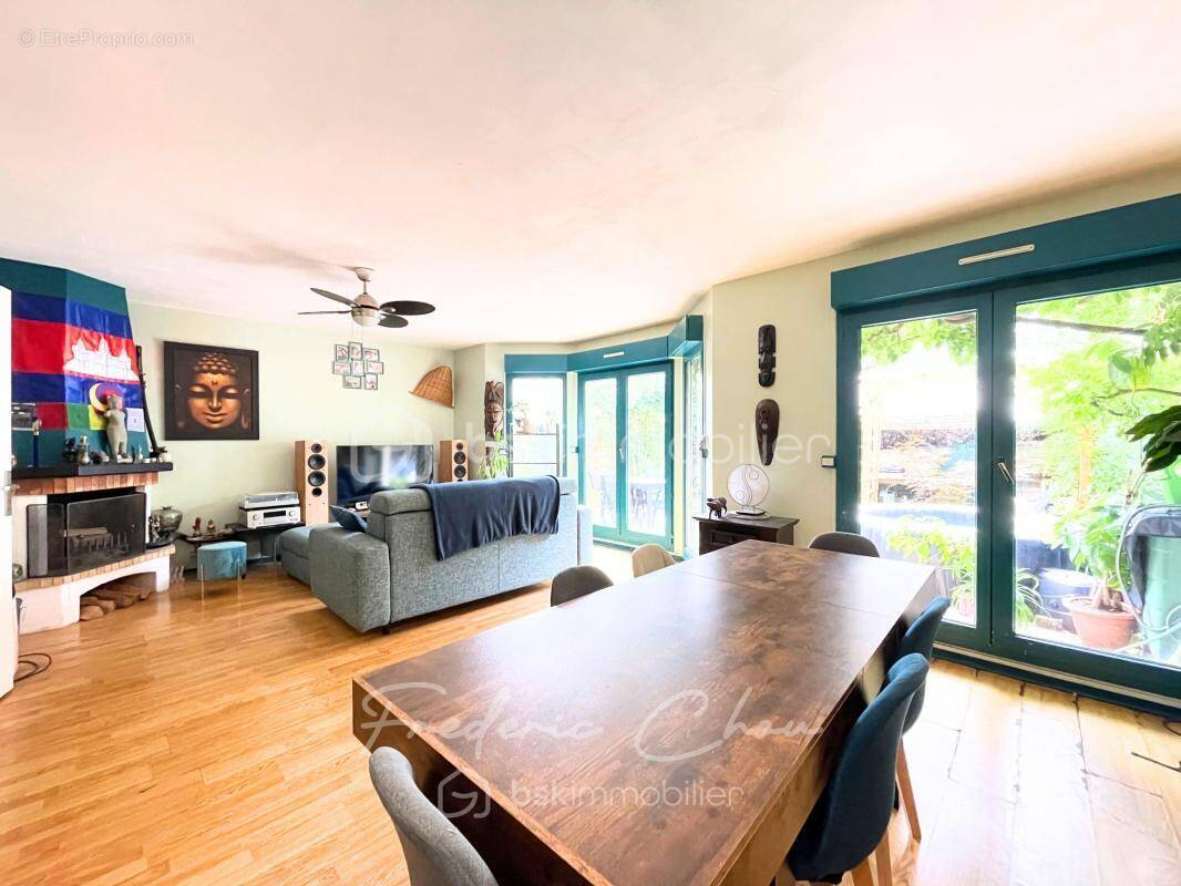 Maison à BUSSY-SAINT-GEORGES