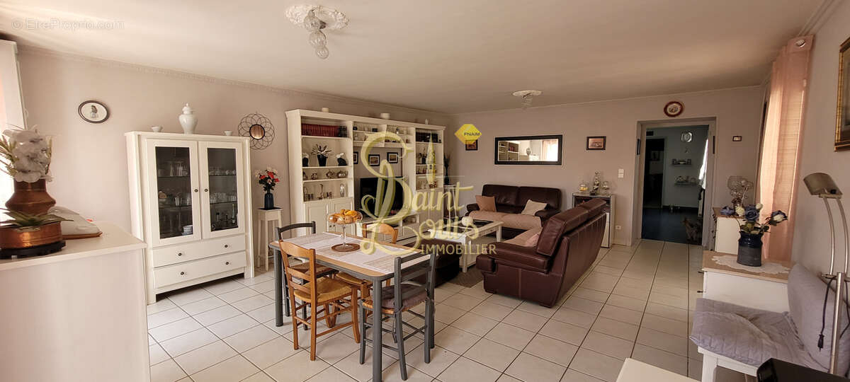 Maison à CHAMPIGNY-SUR-VEUDE