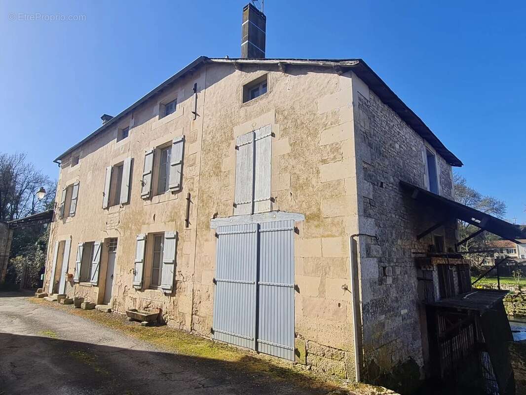 Maison à VERTEUIL-SUR-CHARENTE