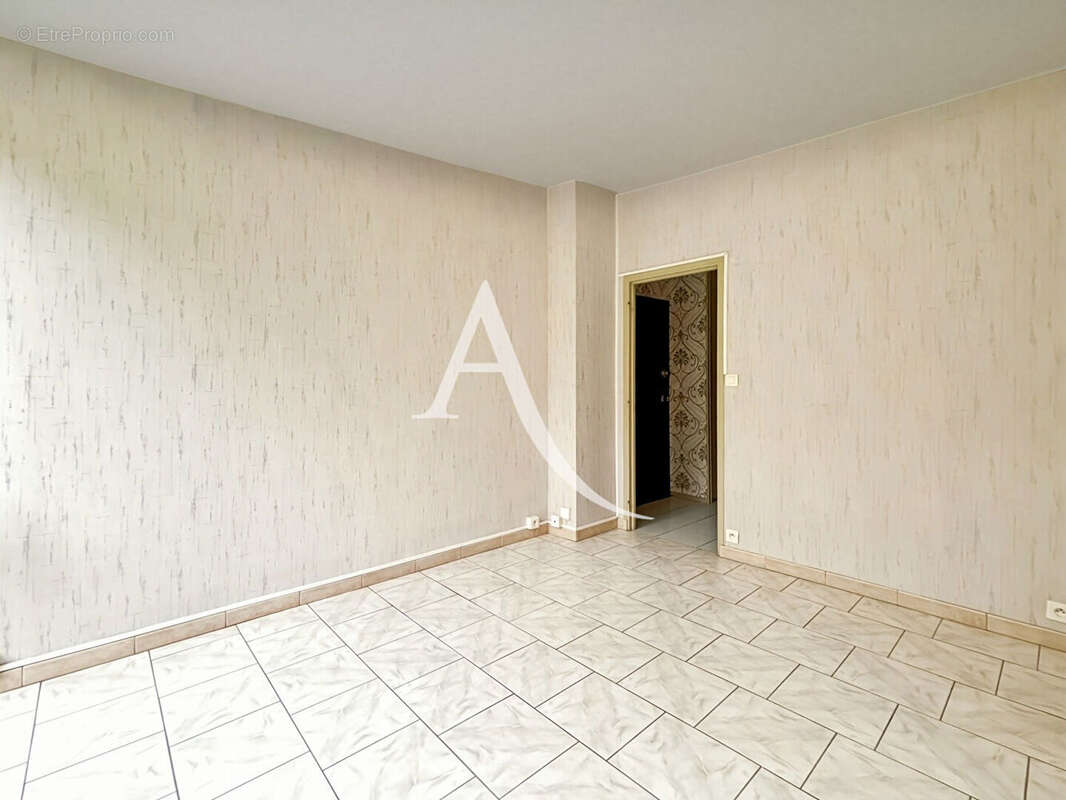 Appartement à FONTENAY-LE-FLEURY
