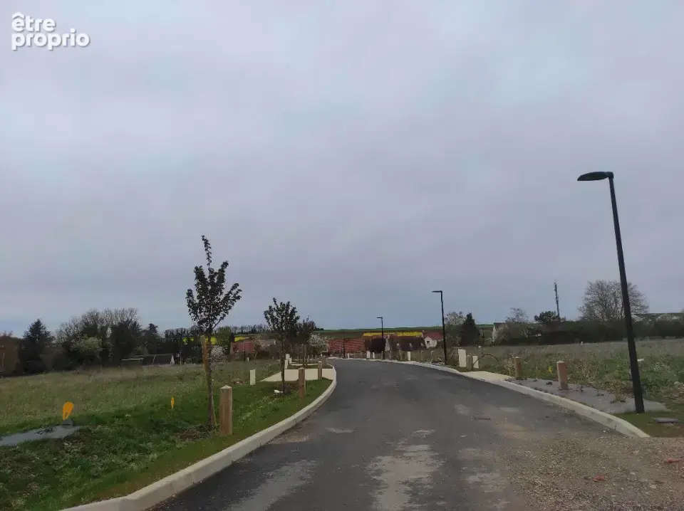 Terrain à SAINT-FARGEAU-PONTHIERRY