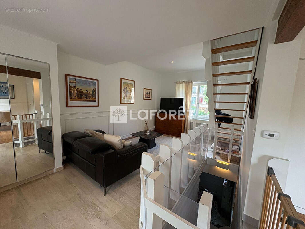 Appartement à MEULAN