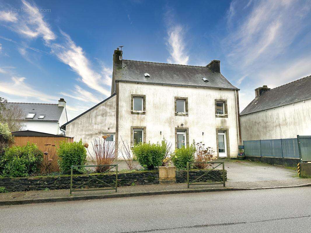 Maison à CORAY