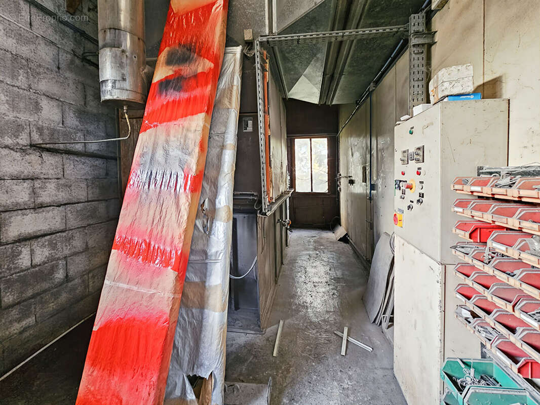 Parking à BAZOUGES-LA-PEROUSE