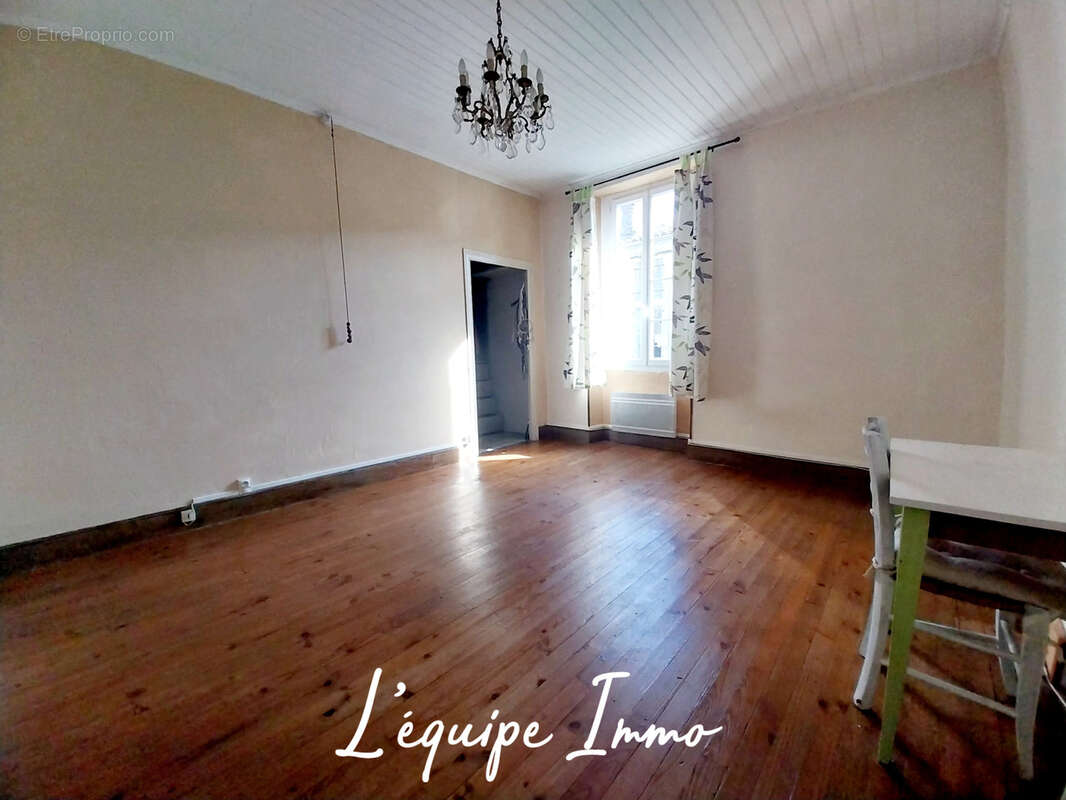 Maison à MAUVEZIN