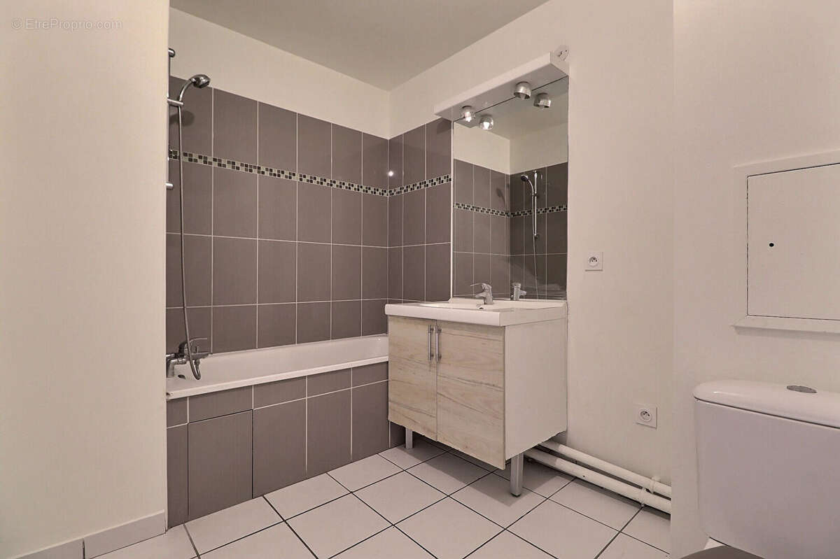 Appartement à AUBERVILLIERS