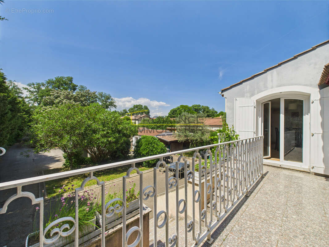 Maison à MONTELIMAR