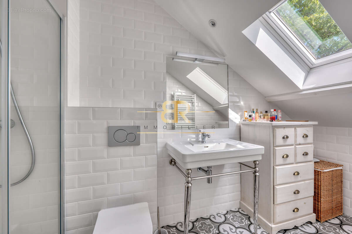 Maison à CHENNEVIERES-SUR-MARNE