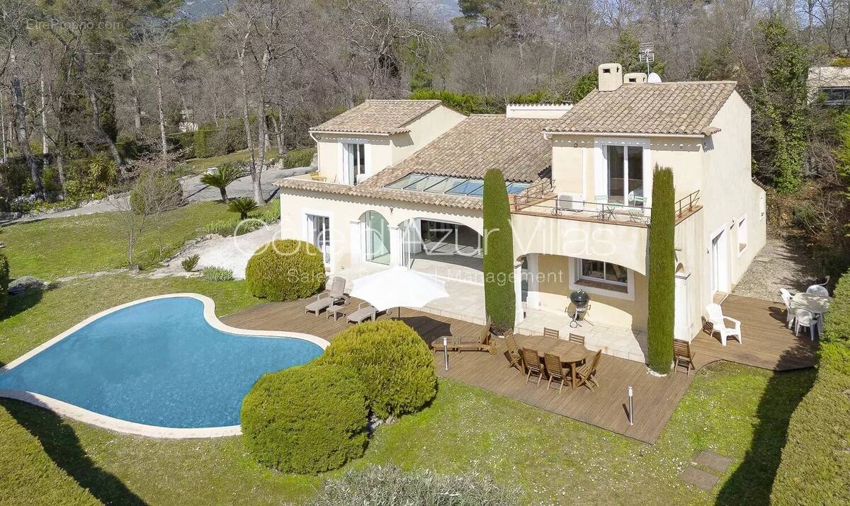 Maison à ROQUEFORT-LES-PINS