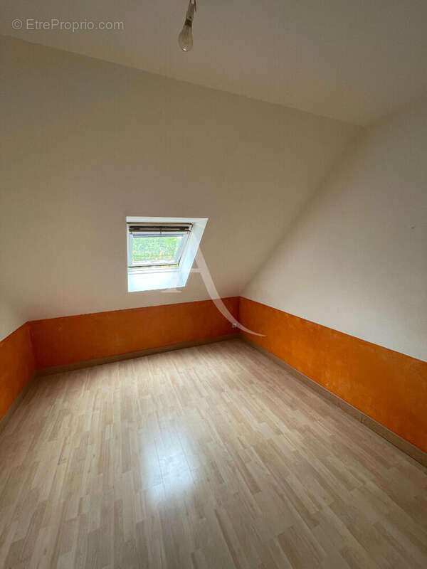 Maison à SAINT-JEAN-DE-BRAYE