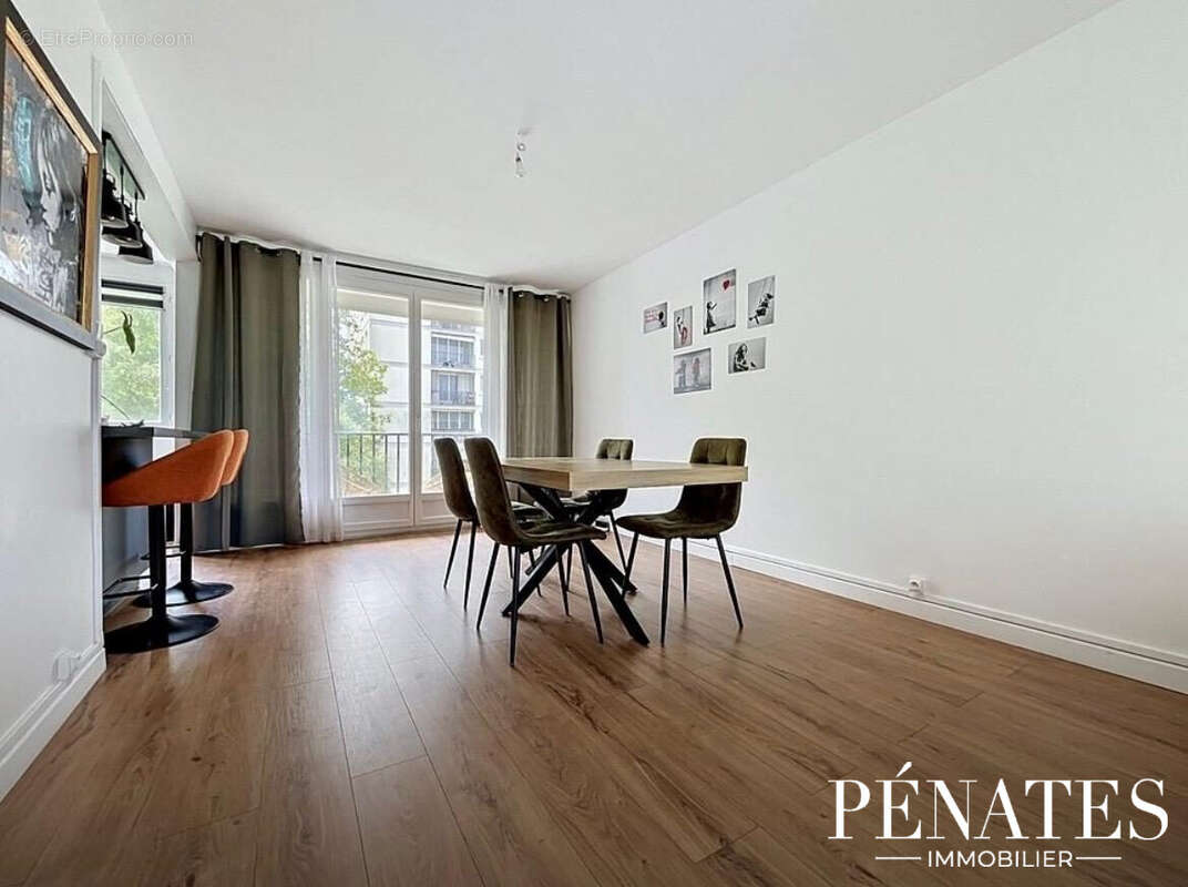 Appartement à MONT-SAINT-AIGNAN