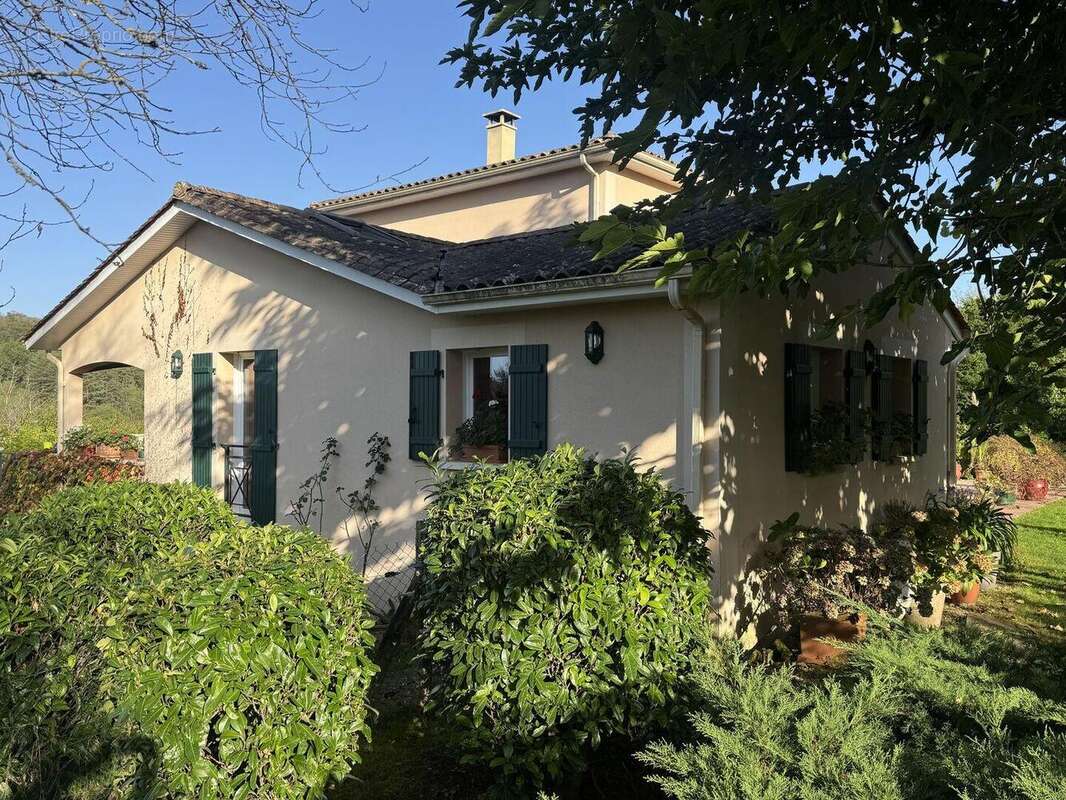 Spacieuse maison contemporaine avec vue et piscine - photo 2