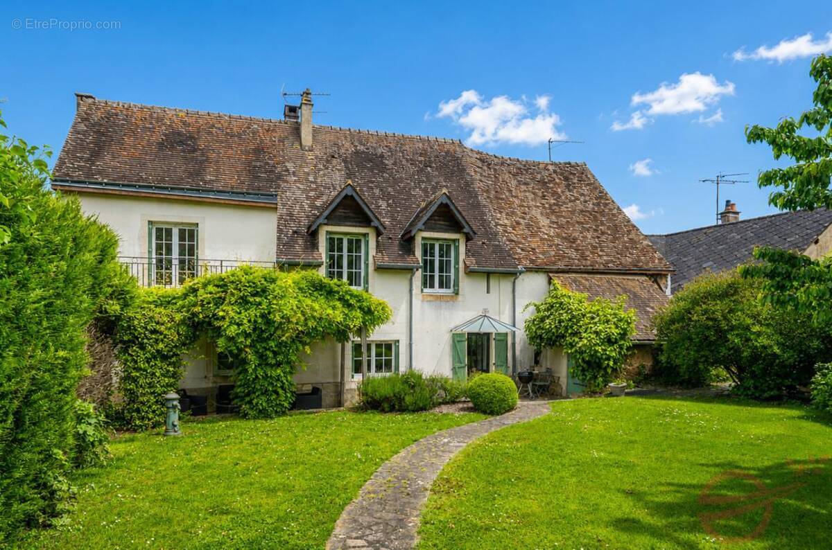 Maison à CHEMIRE-EN-CHARNIE