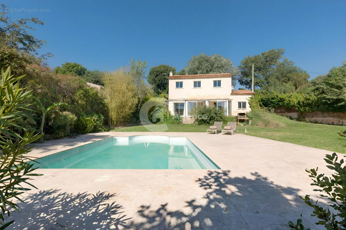 Maison à MONTAUROUX