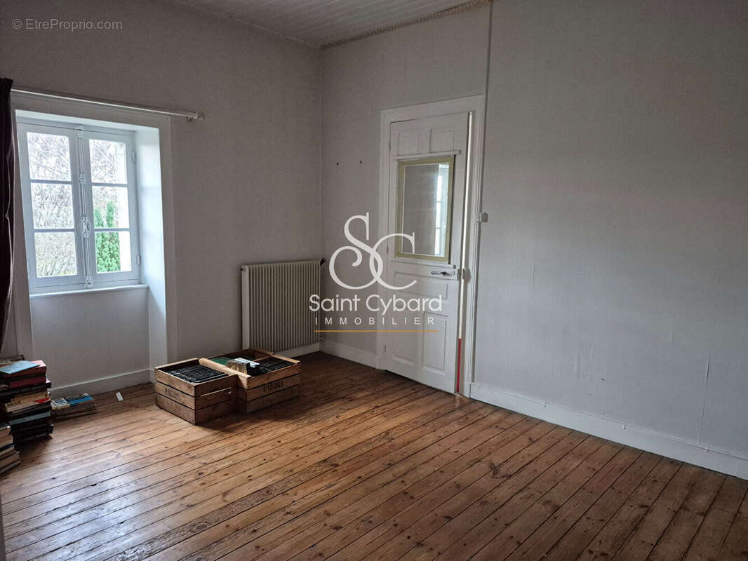 Maison à RUELLE-SUR-TOUVRE