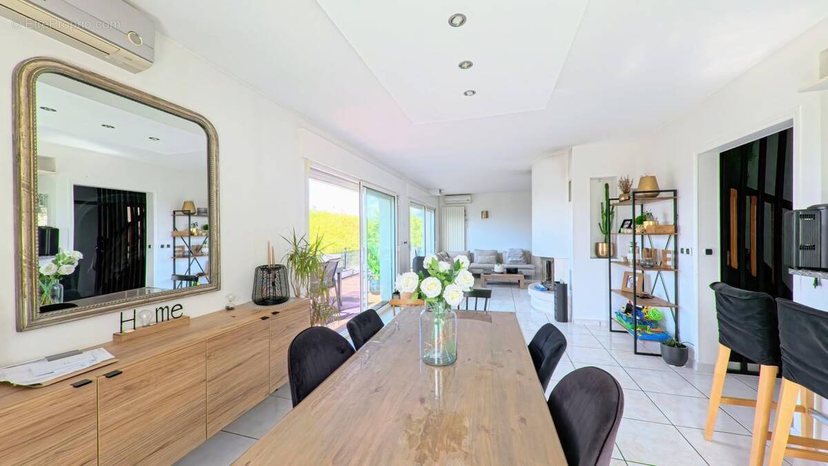 Maison à CHENNEVIERES-SUR-MARNE