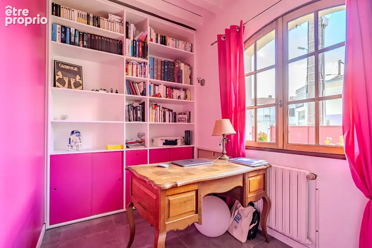 Bègles Proche Barrière - Maison de 188m² avec jardin et garage - photo 10