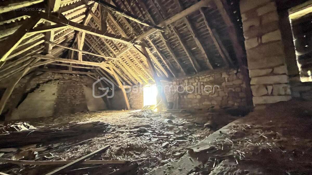 Grange en pierre a magnifier, 150m² au sol - photo 8