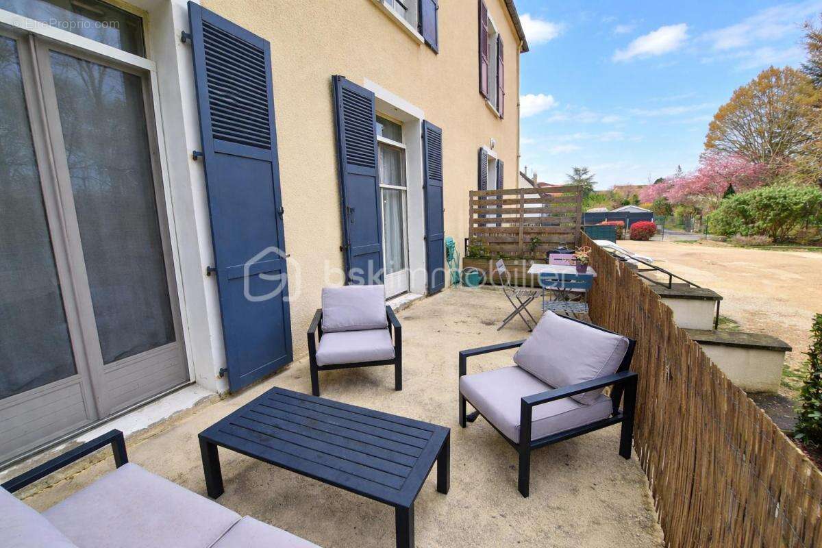 Charmant F3 avec grande terrasse et parking !! - photo 6
